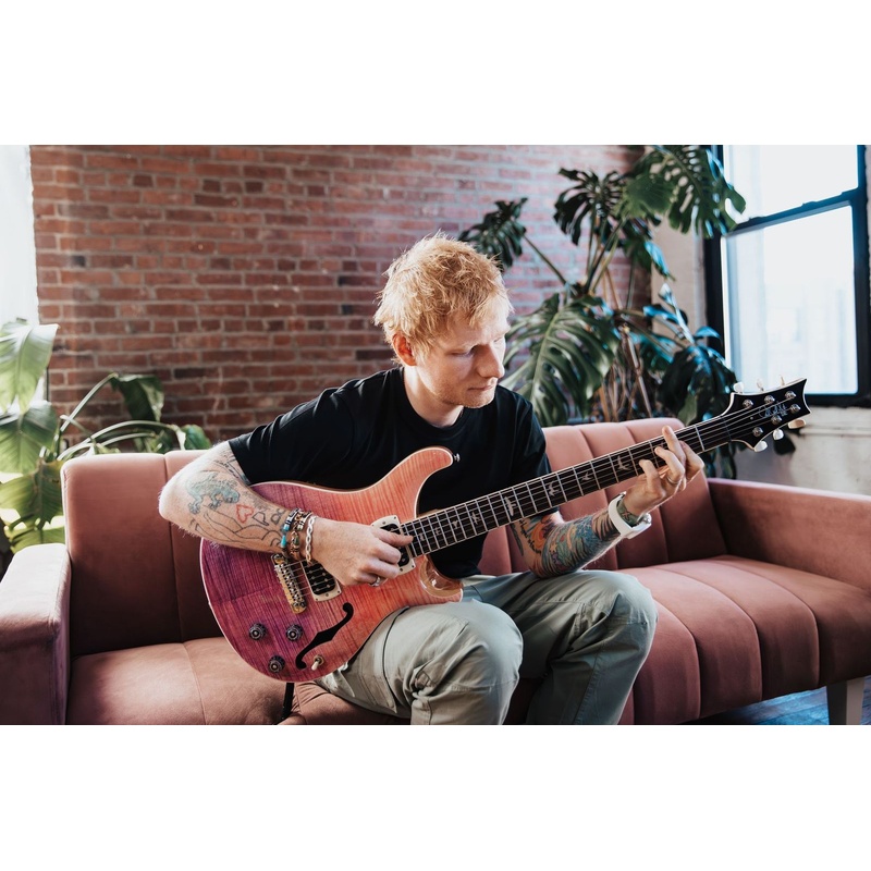 GUITARRA_DE_CUERPO_HUECO_PRS_GUITARS_SE_ED_SHEERAN_FLAT_BACK_HB_I_BARITONE_PIEZO_PINK_OMBRE(4).jpg