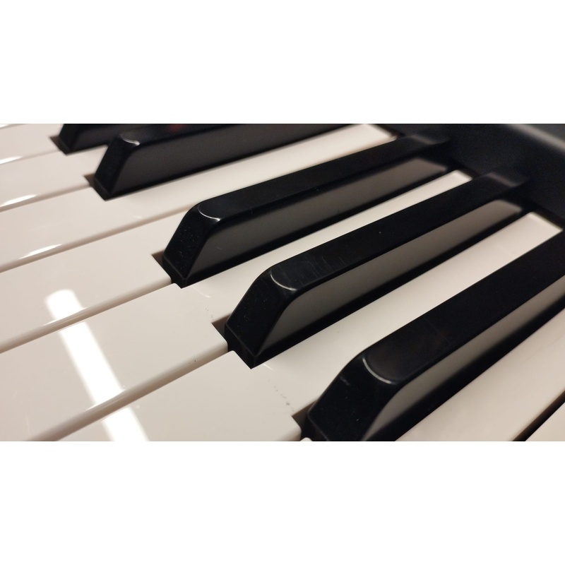 PIANO_DIGITAL_KORG_XE20(4).jpg