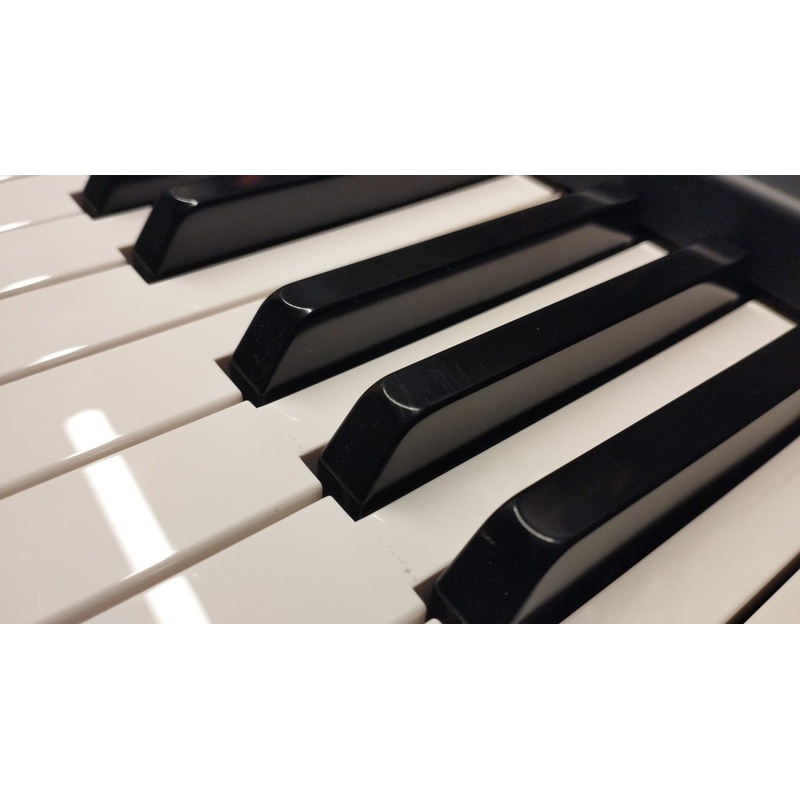PIANO_DIGITAL_KORG_XE20(7).jpg