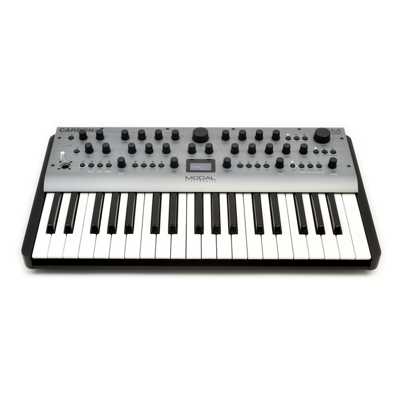 Modulo Sintetizador Modal Electronics Carbon8 37 Keys